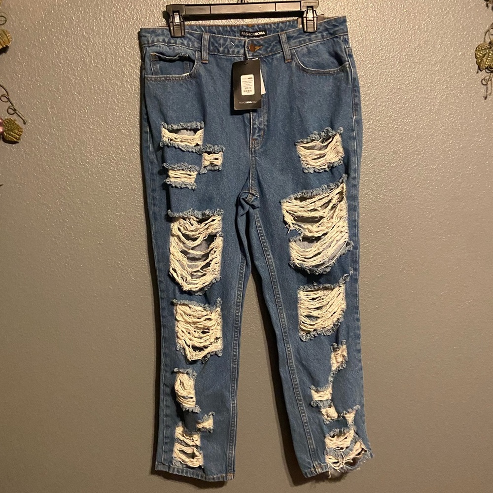 Fashion Nova Get Ready Distressed Boyfriend Jeans NWT